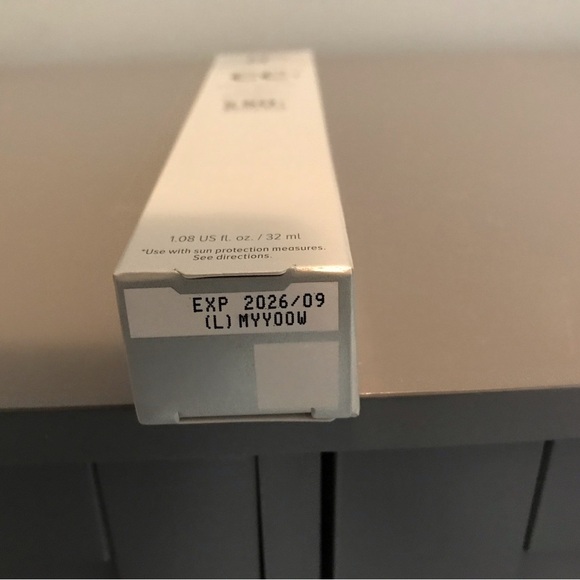 It Cosmetics Your Skin But Better CC+ Color Correcting Full Coverage Cream. - Picture 4 of 4